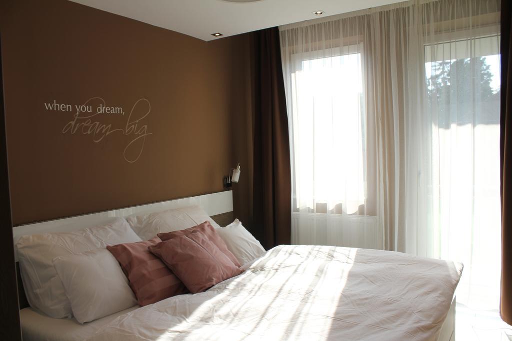 Olive Apartman Sarvar Room photo